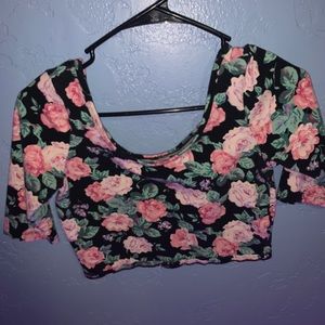 Floral crop top 😍